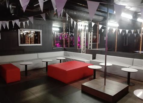 club libertin gay lyon|Gay Cruising Club à Lyon 